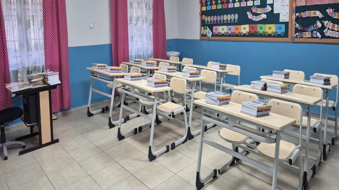 OKULUMUZDA BOYAMA ÇALIŞMALARI